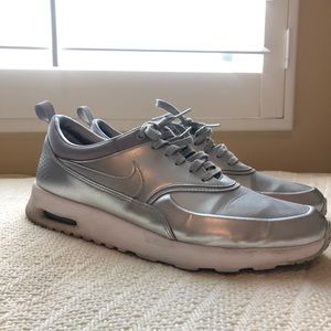 Nike Air Max Metallic Silver Sneaker EUC